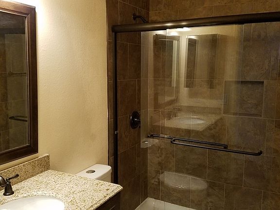 4th image of 3261 W De Ovan Ave