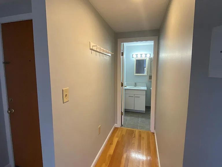12 Parmenter St #4R — Photo 6