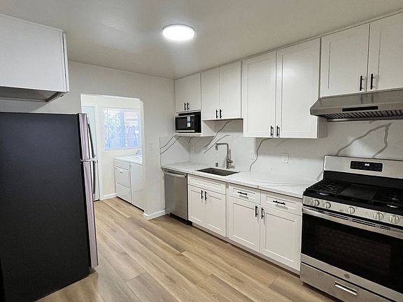 4th image of 651-659 W Blossom Way #657