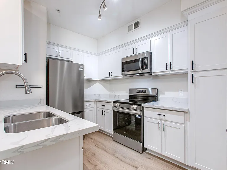 1701 E Colter St #218 — Photo 4