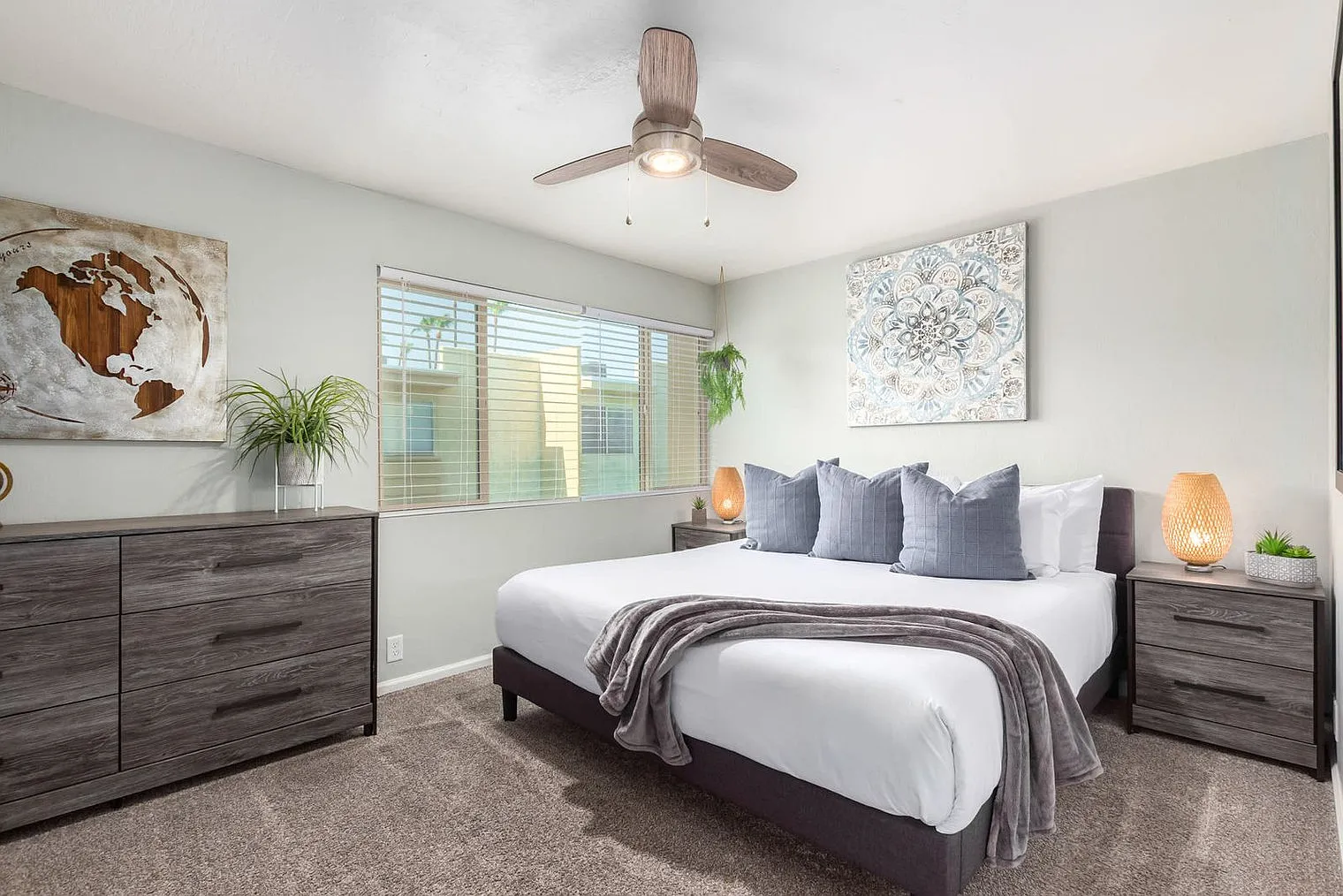 2 bed, 1.0 bath, 979 sqft, $2,218 — Photo 4