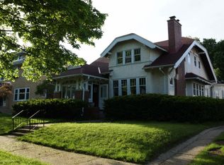 7036 Maple Ter, Wauwatosa, WI 53213