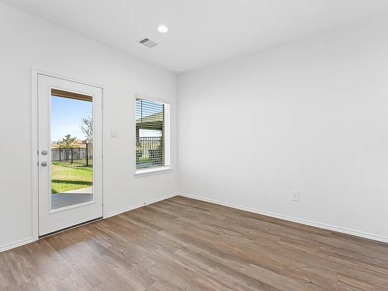 Emerald Ocean Dr — Photo 18
