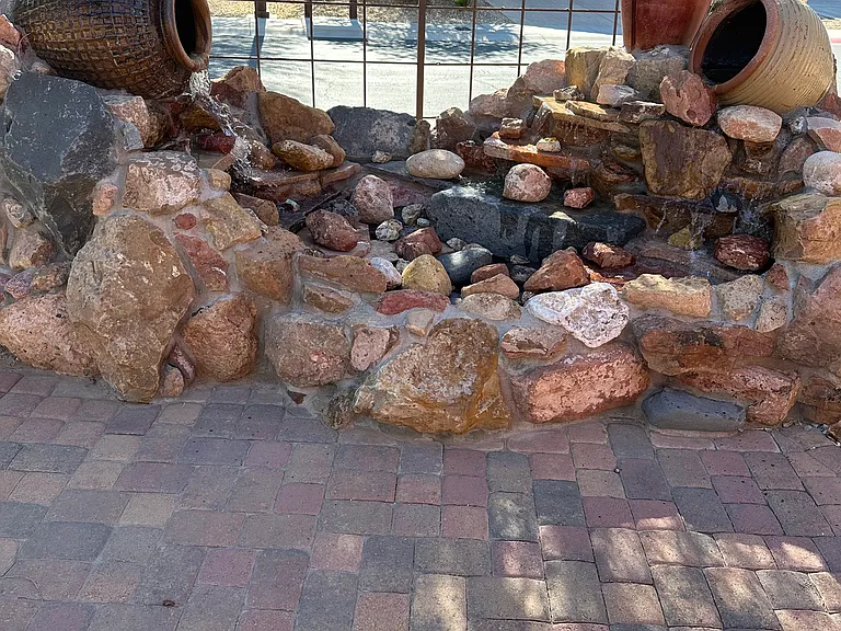 1319 Beehive Ln — Photo 2