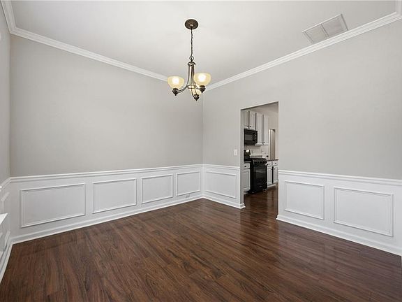 4th image of 1650 Huntcrest Way SW