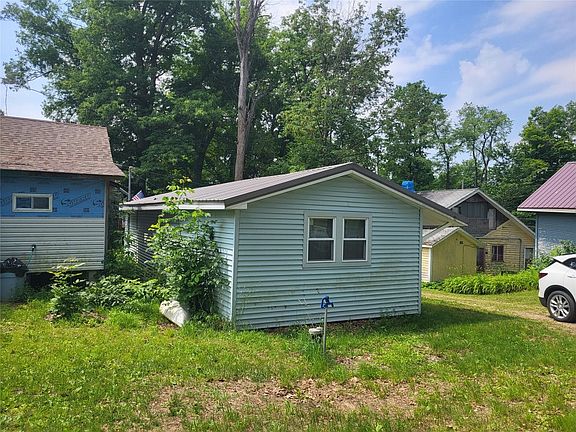 2nd image of 36070 Beechwood Ave