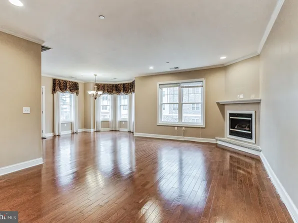 200 Ernest Way APT 218, Philadelphia, PA 19111