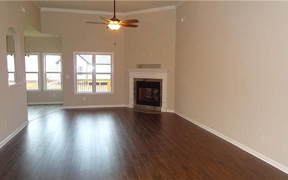 4th image of 157 Fox Xing Lot 157