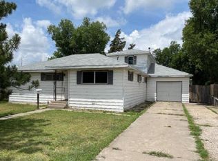 1514 S Baylor St, Perryton, TX 79070