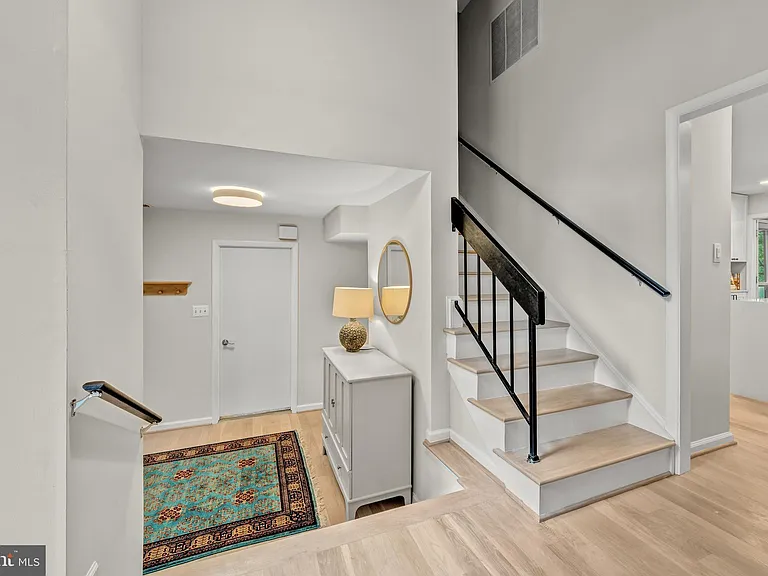 6706 Pine Creek Ct — Photo 3