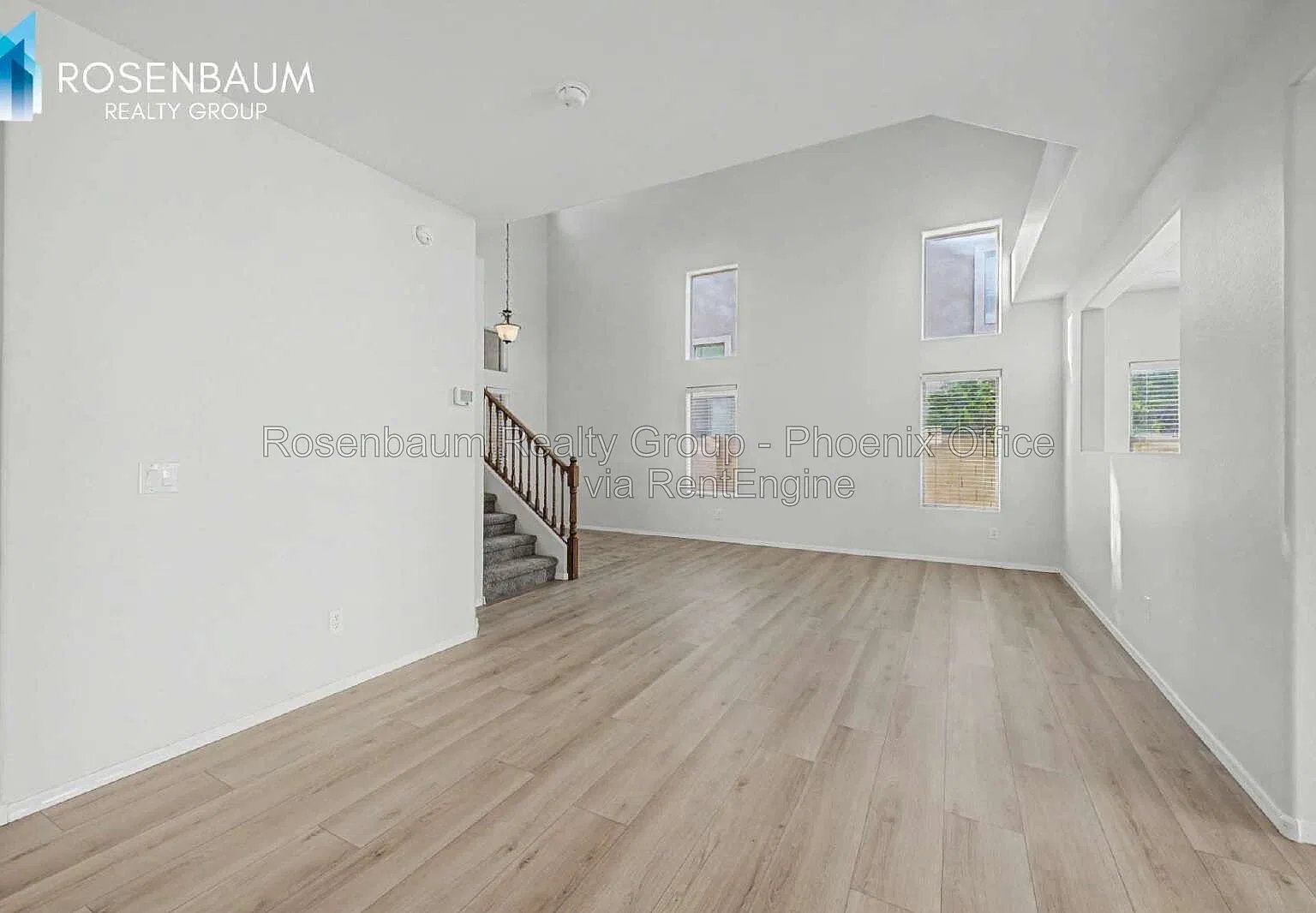 4 bed, 2.5 bath, 2720 sqft, $2,045 — Photo 2