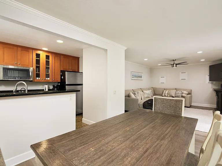 8503 Villa La Jolla Dr #B — Photo 8