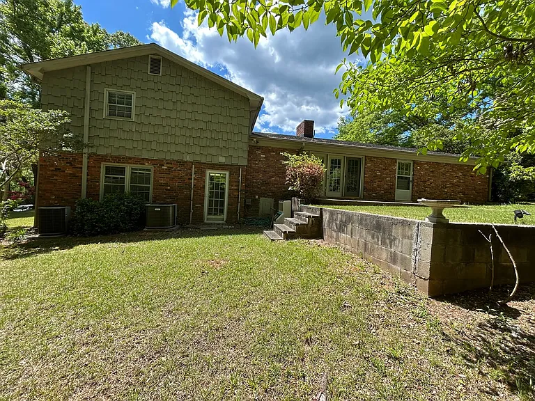 215 York Dr — Photo 19