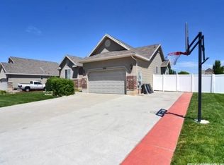 2592 W 2650 N, Clinton, UT 84015