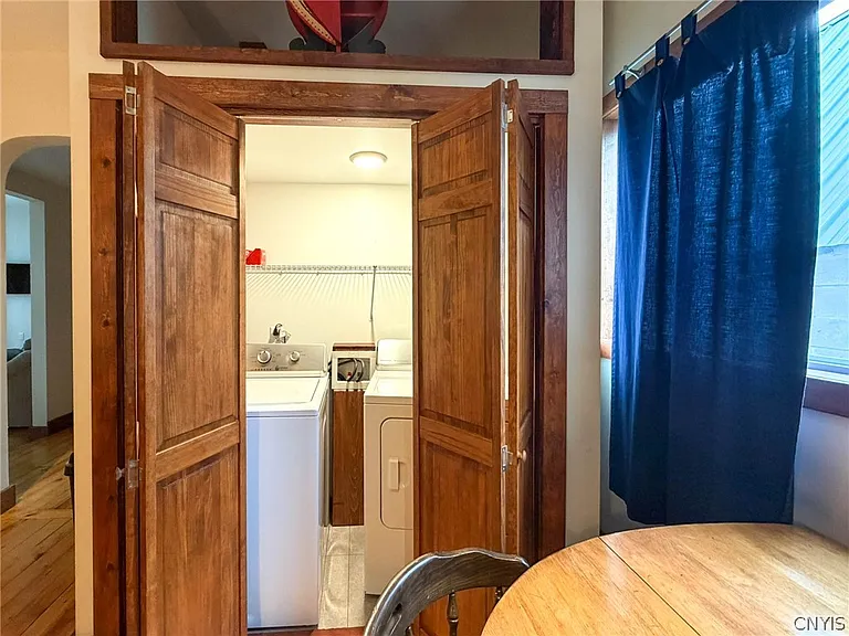 1015 White Pl — Photo 10