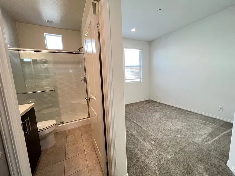 938 E Weaver Ln — Photo 21
