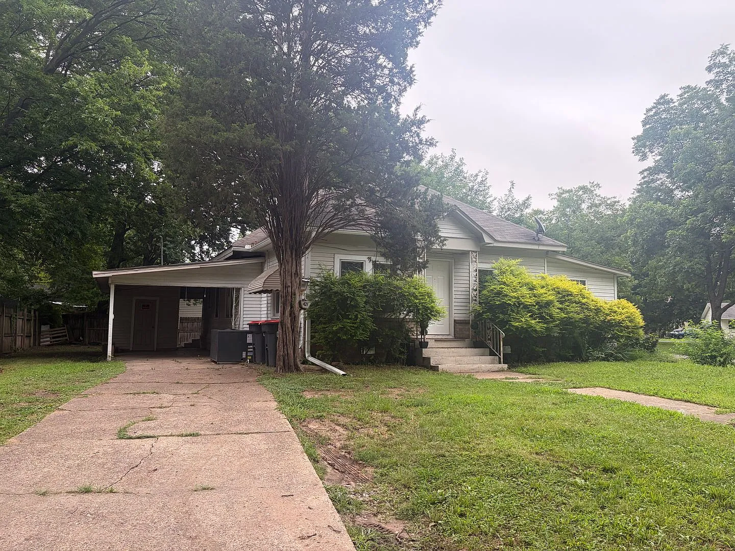 4 Bedroom and 2 Bathroom House — Photo 2