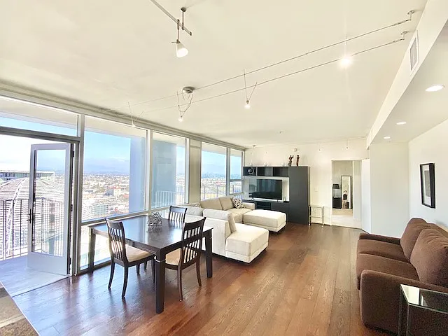 321 10th Ave #2403 — Photo 10