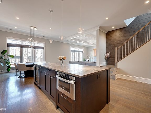 5th image of 2628 N Wayne Ave #Penthouse