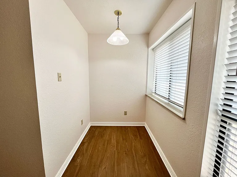 6105 Paradise Dr — Photo 13