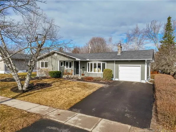 119 Stanley St, Fredericton, NB E3B 3A2