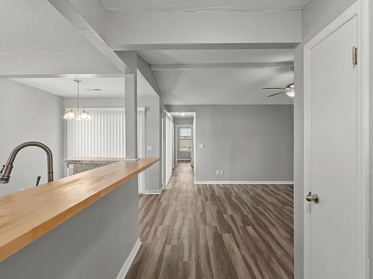 802 Winthrop St #A — Photo 9