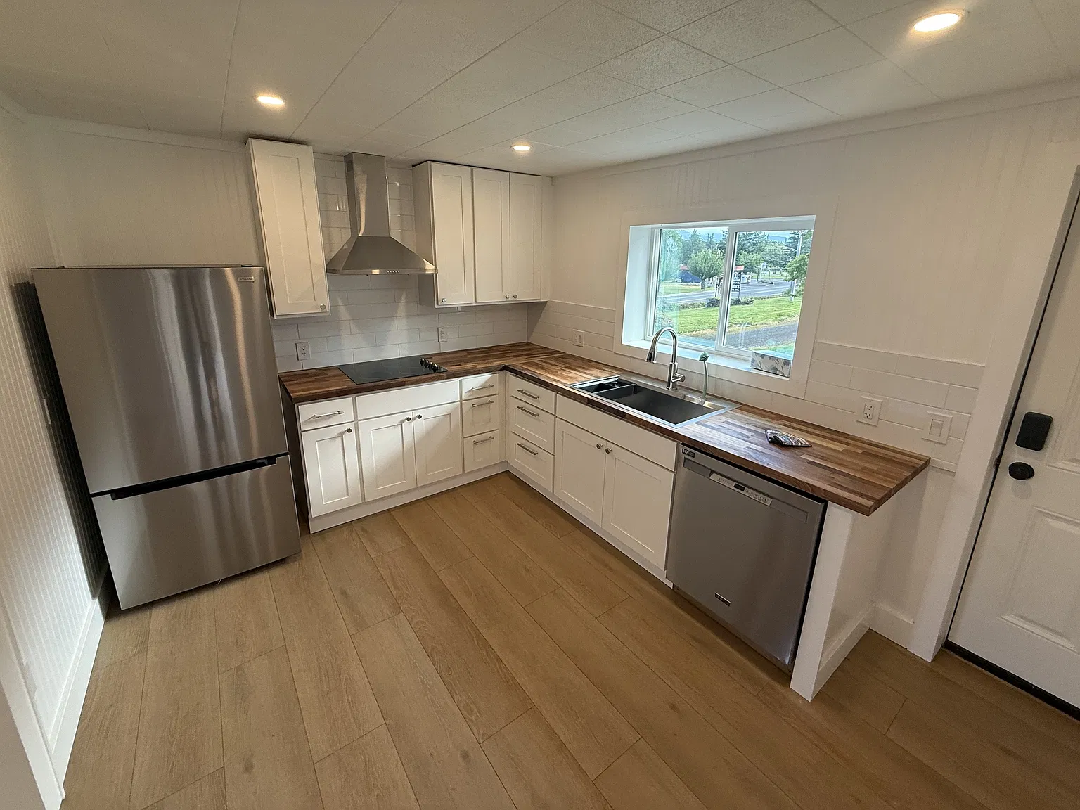 2 bed, 865 sqft, $1,950 — Photo 4