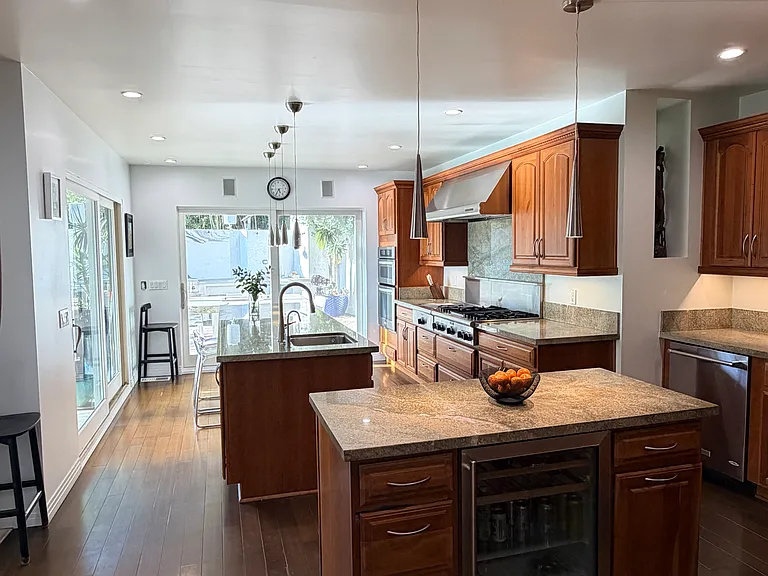 2426 Aspen Dr — Photo 4