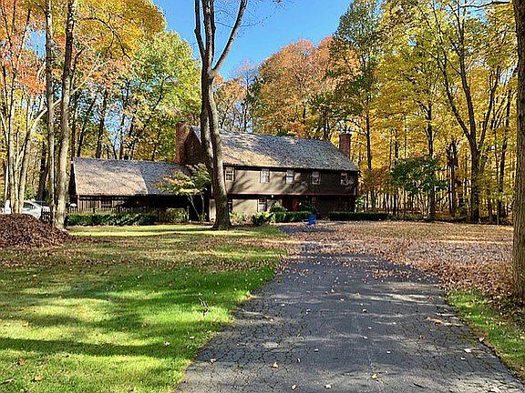 3rd image of 141 College Ln
