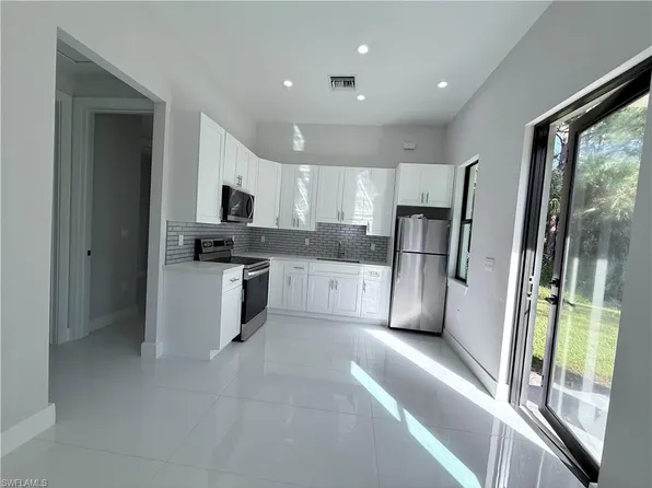 4681 18th Ave SE, Naples, FL 34117