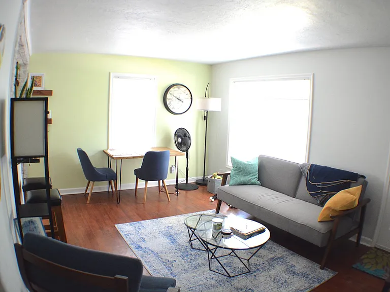 1425 E Zenith Ave — Photo 2