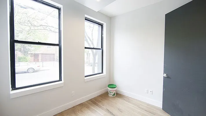 Rented by Nooklyn NYC LLC | media 24