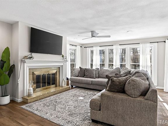 2nd image of 836 Wheelwright Dr