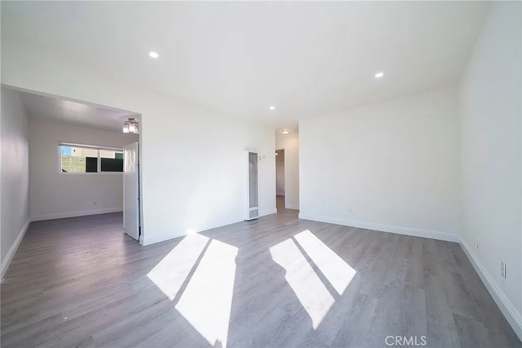 2 bed, 850 sqft, $2,200 — Photo 4
