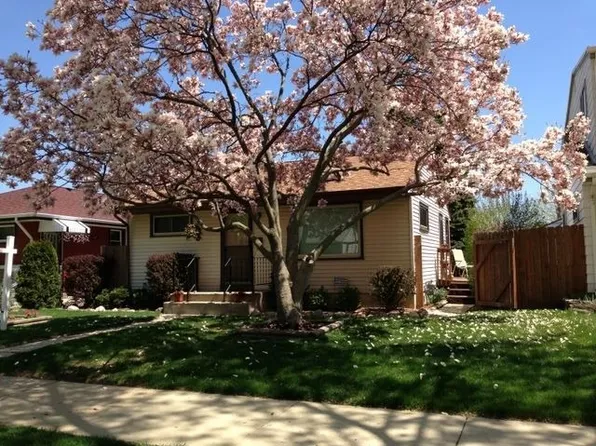 5836 N 70th St, Milwaukee, WI 53218