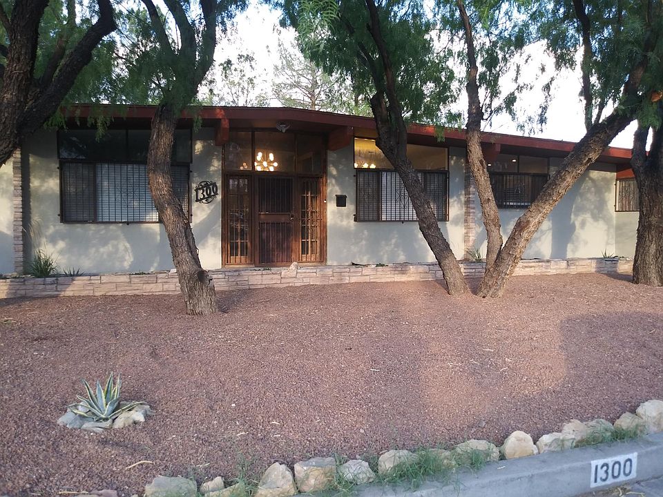 1st image of 1300 Park Dr