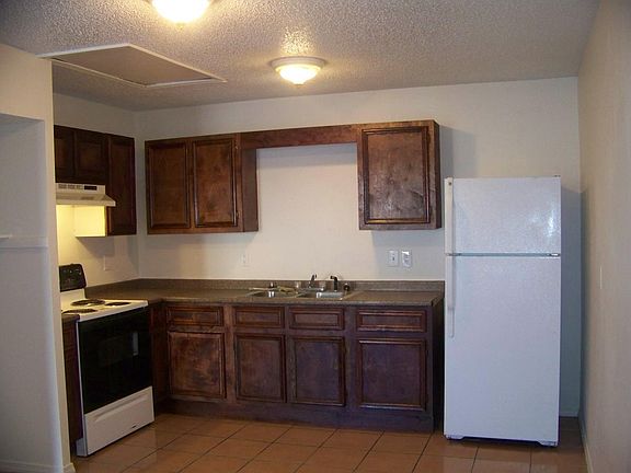 2nd image of 7621 Windsor Oaks