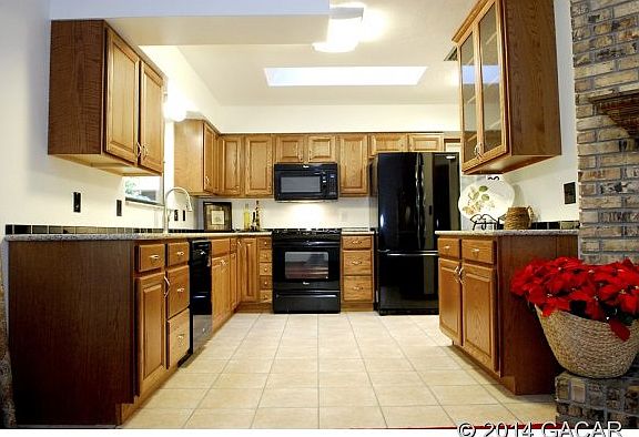5th image of 6706 NW 43rd Pl