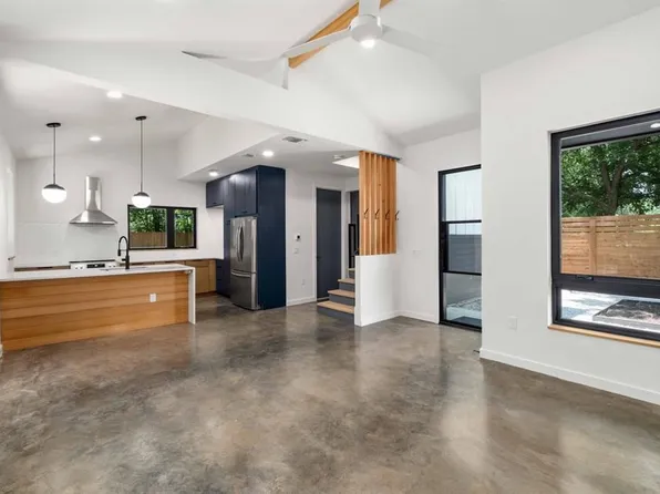 4413 S 2nd St #2, Austin, TX 78745