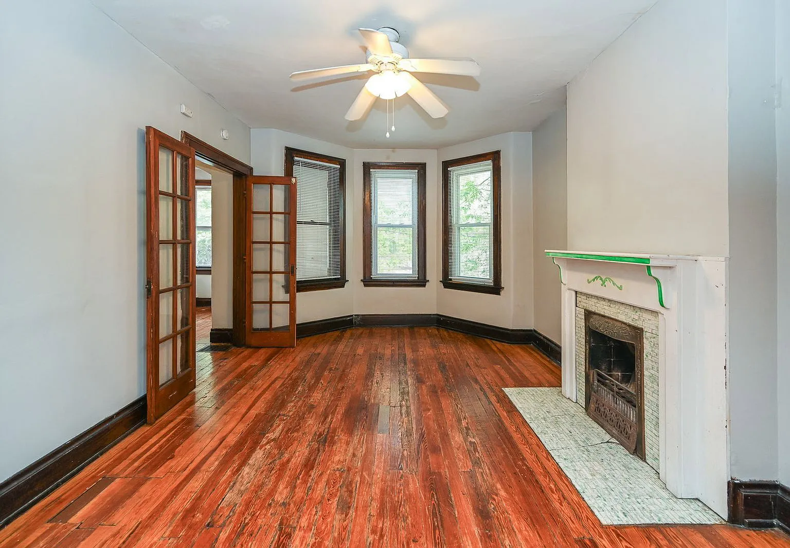 5 bed, 2.0 bath, 2945 sqft, $3,295 — Photo 1