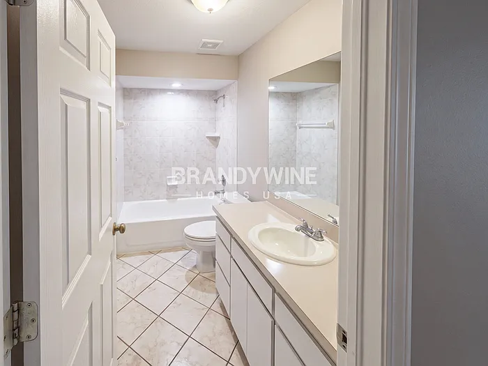 8810 N Orangeview Ave — Photo 17