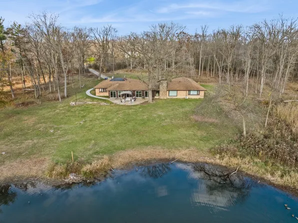 2000 Half Day Rd, Highland Park, IL 60035