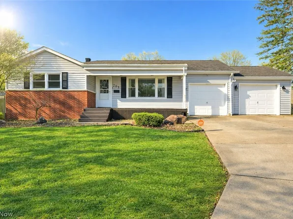 203 Aldrich Rd, Austintown, OH 44515