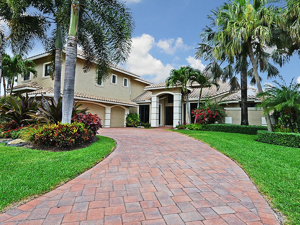 Home For Sale In Boca Grove
