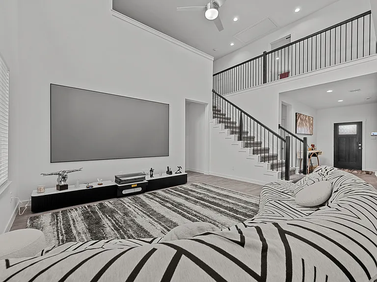 2720 Willow Gulch Way — Photo 3