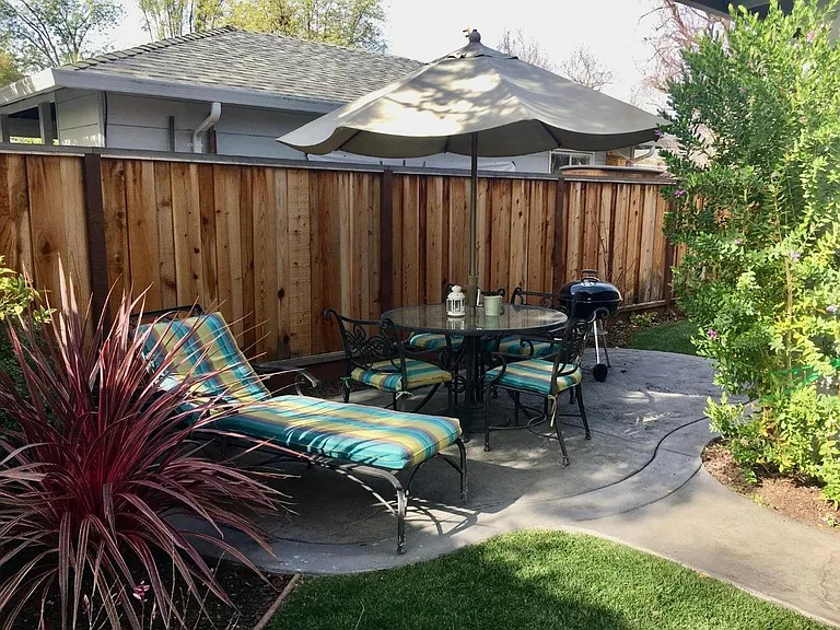 2752 Byron St — Photo 7