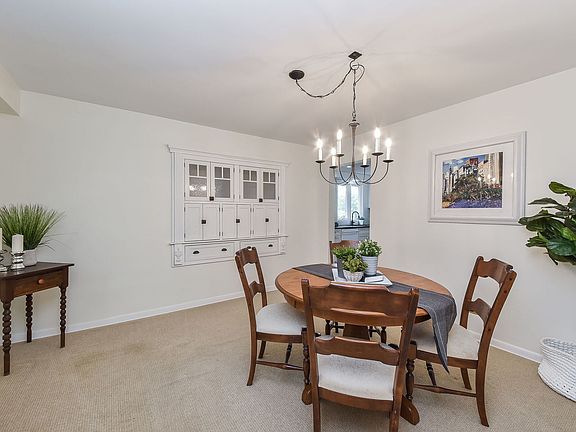 3rd image of 419 S Knollwood Dr