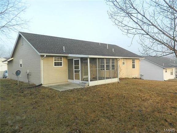 2nd image of 1212 White Oak Ct