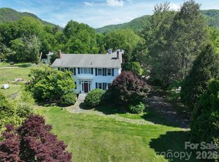 29 Walnut St, Hot Springs, NC 28743