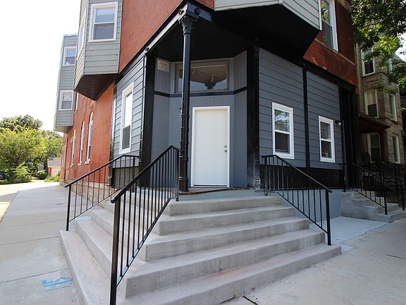 2nd image of 1801-05 W School St #1